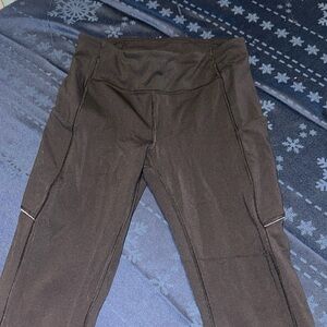 LULULEMON women’s size 6 cropped leggings adjustable waistband, side pockets